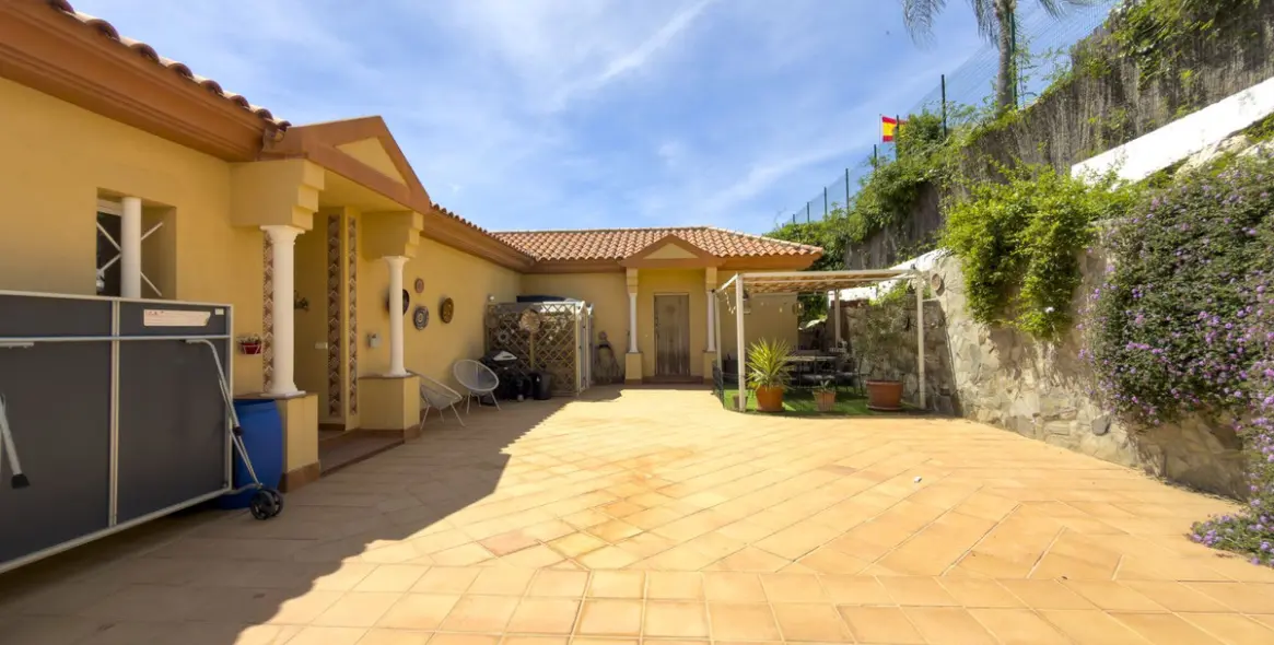 Продажа  отдельно стоящей виллы в Coín 4