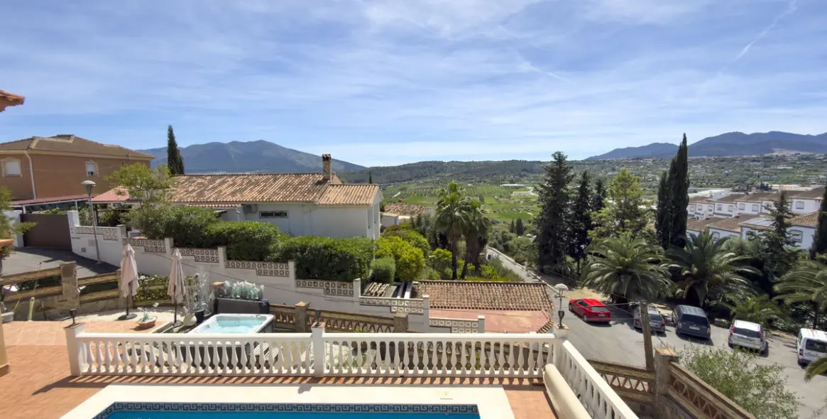 Продажа  отдельно стоящей виллы в Coín 13