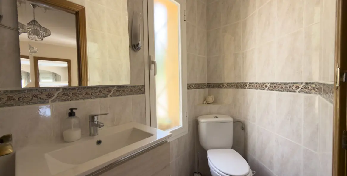 Продажа  отдельно стоящей виллы в Coín 24