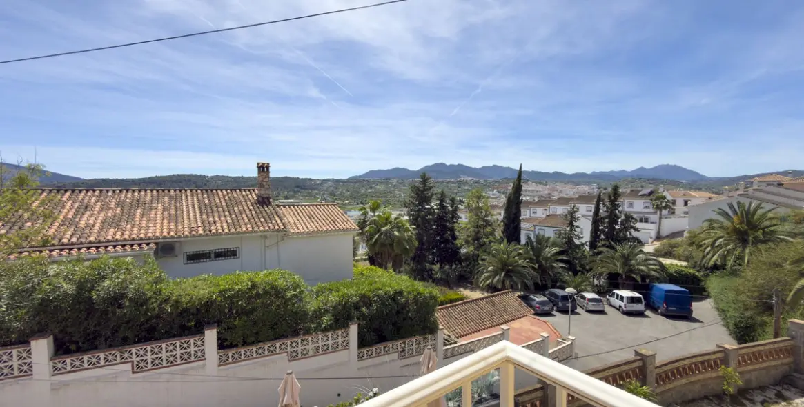 Продажа  отдельно стоящей виллы в Coín 31