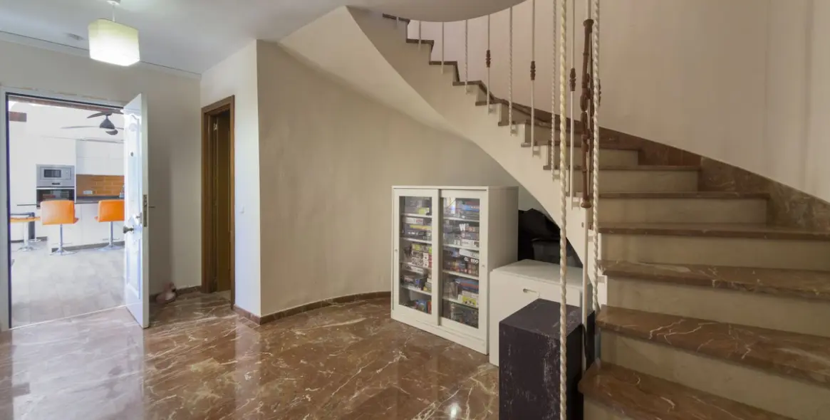 Продажа  отдельно стоящей виллы в Coín 36