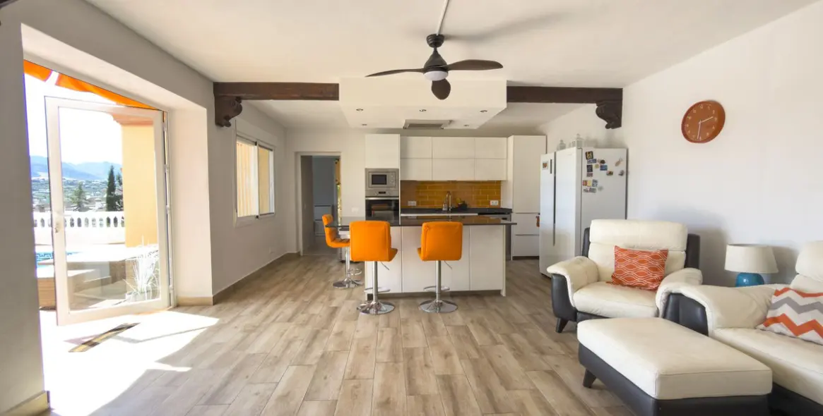 Продажа  отдельно стоящей виллы в Coín 37