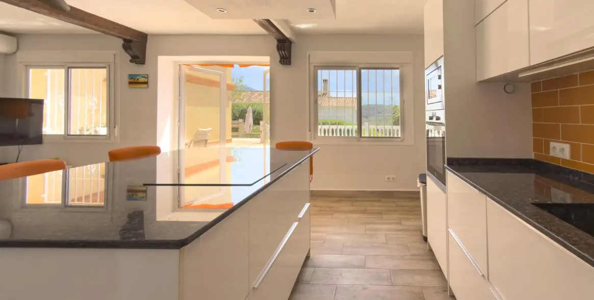 Продажа  отдельно стоящей виллы в Coín 38