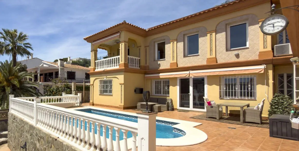 Продажа  отдельно стоящей виллы в Coín 64