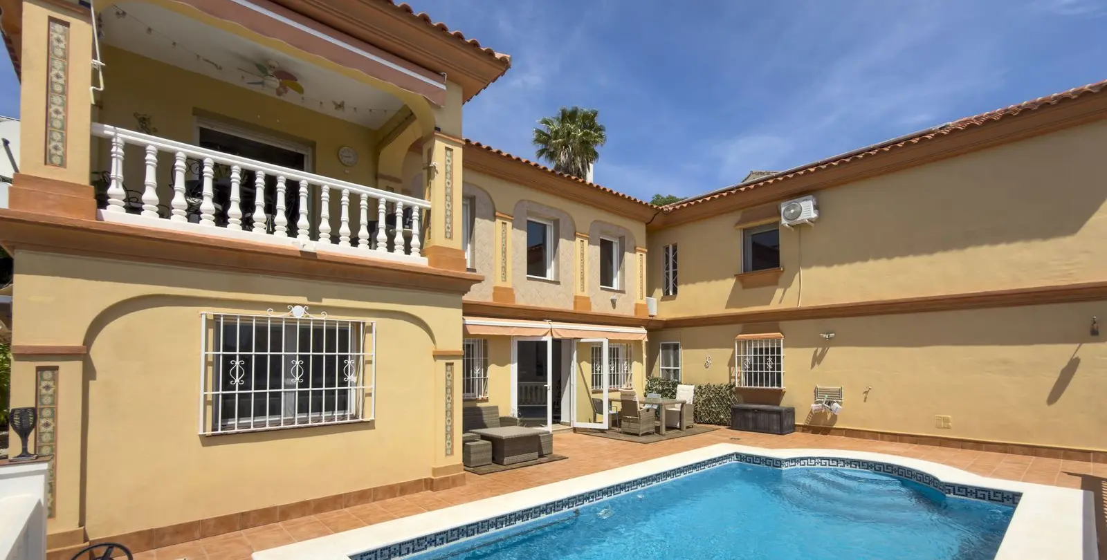Venta de villa independiente en Coín 2