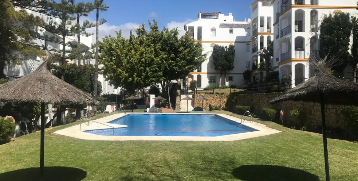 Long-term rent of penthouse duplex in Estepona 1