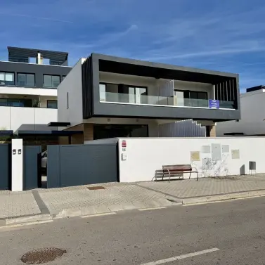 Alquiler a largo plazo de casa pareada en Estepona