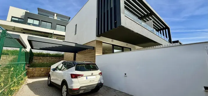 Alquiler a largo plazo de casa pareada en Estepona 2