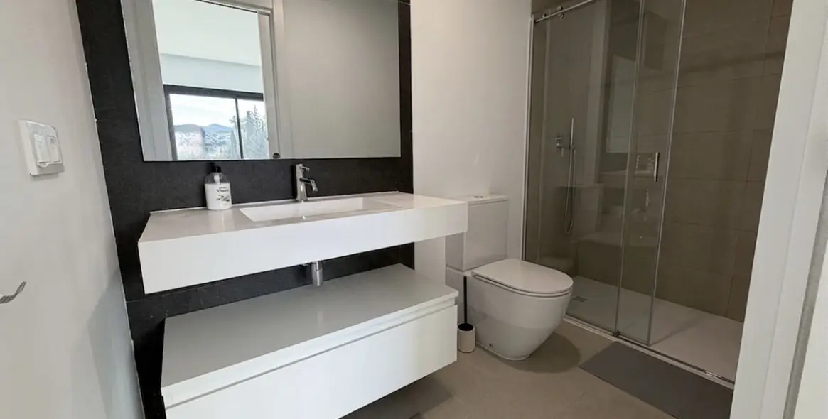 Alquiler a largo plazo de casa pareada en Estepona 26