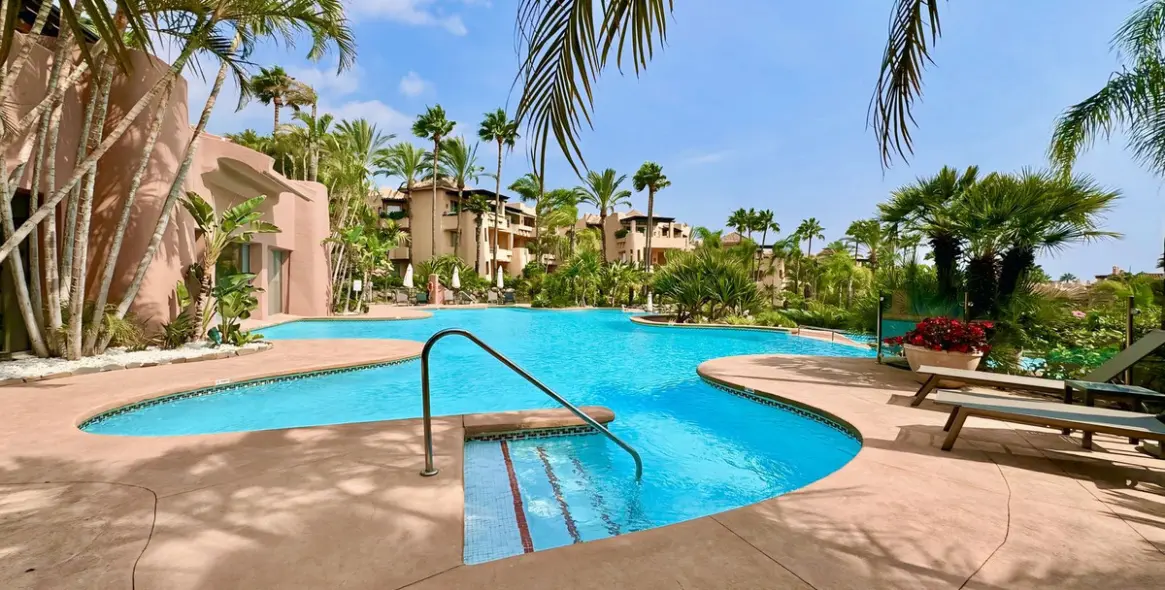 Long-term rent of middle floor apartment in Sierra Blanca 1