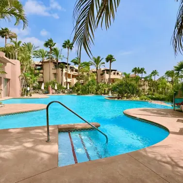 Долгосрочная аренда апартаментов на среднем этаже в Sierra Blanca