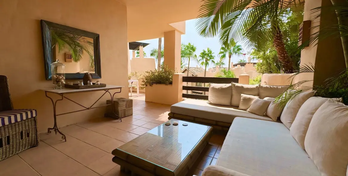 Long-term rent of middle floor apartment in Sierra Blanca 3