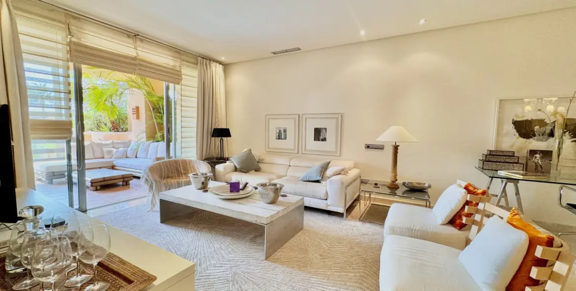 Long-term rent of middle floor apartment in Sierra Blanca 5