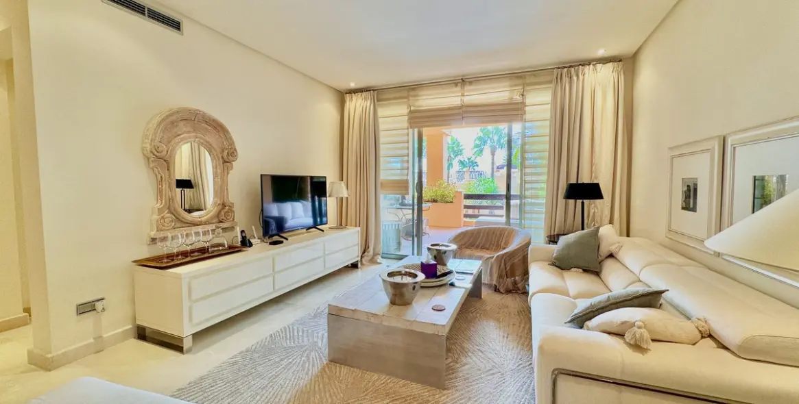 Long-term rent of middle floor apartment in Sierra Blanca 6