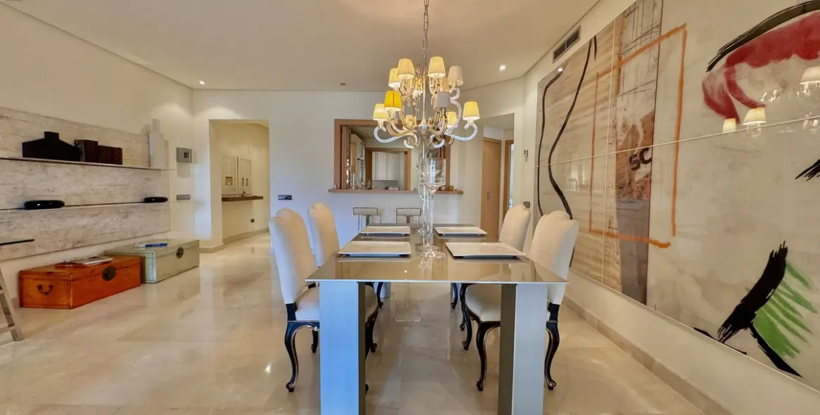 Long-term rent of middle floor apartment in Sierra Blanca 11