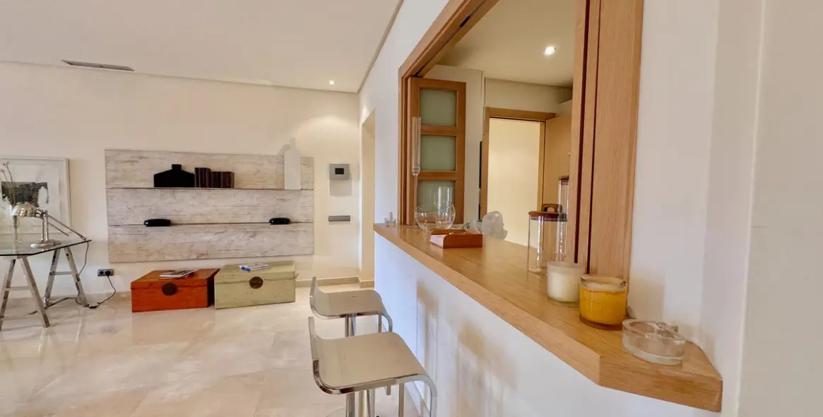 Long-term rent of middle floor apartment in Sierra Blanca 15