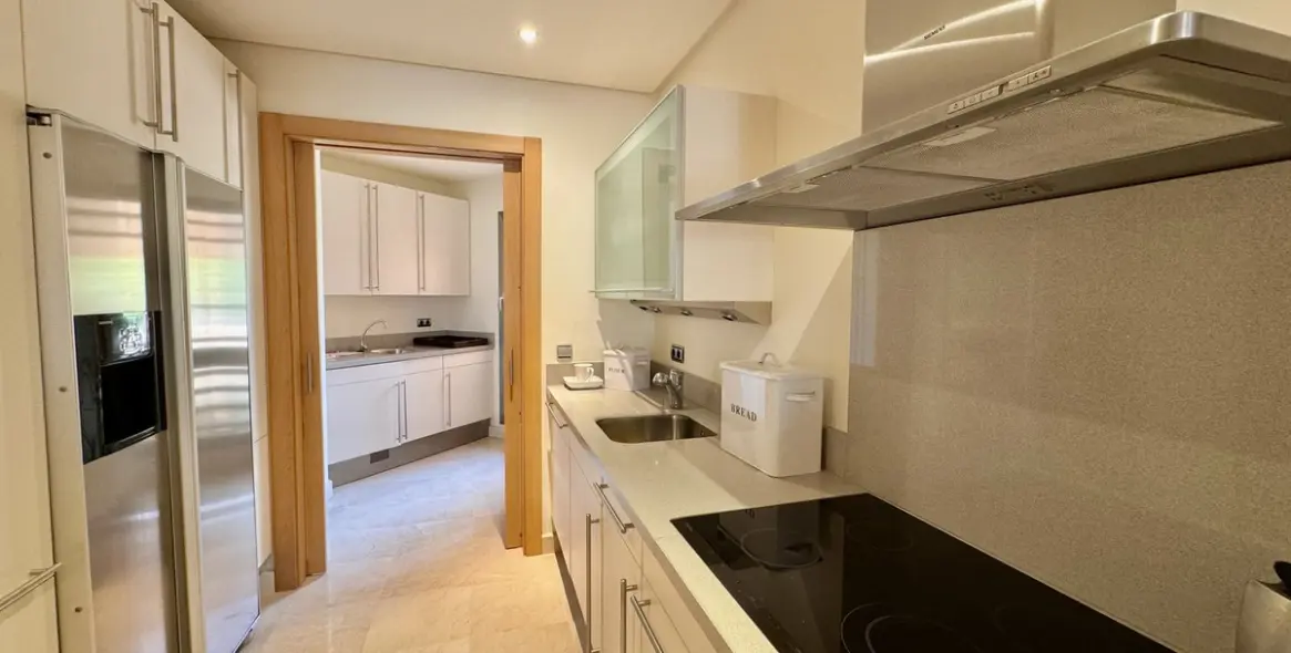 Long-term rent of middle floor apartment in Sierra Blanca 17