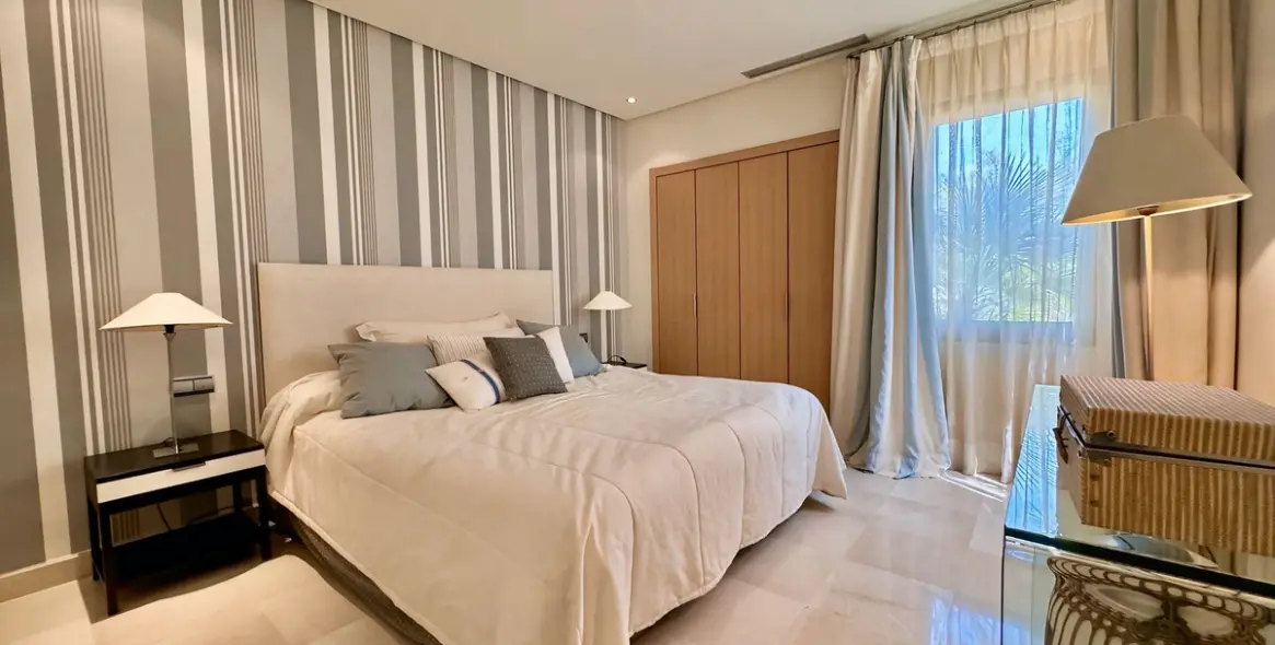 Long-term rent of middle floor apartment in Sierra Blanca 26