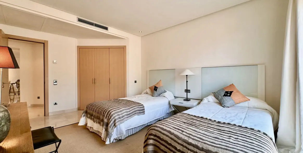 Long-term rent of middle floor apartment in Sierra Blanca 29