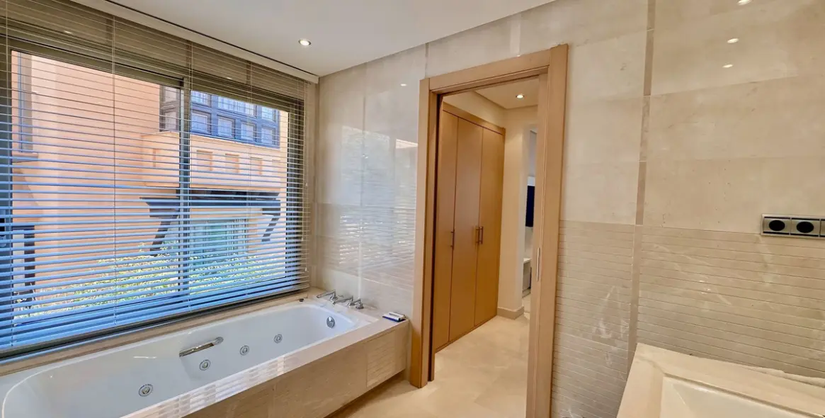 Long-term rent of middle floor apartment in Sierra Blanca 31