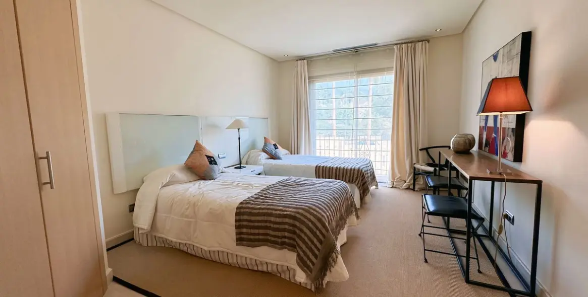 Long-term rent of middle floor apartment in Sierra Blanca 32