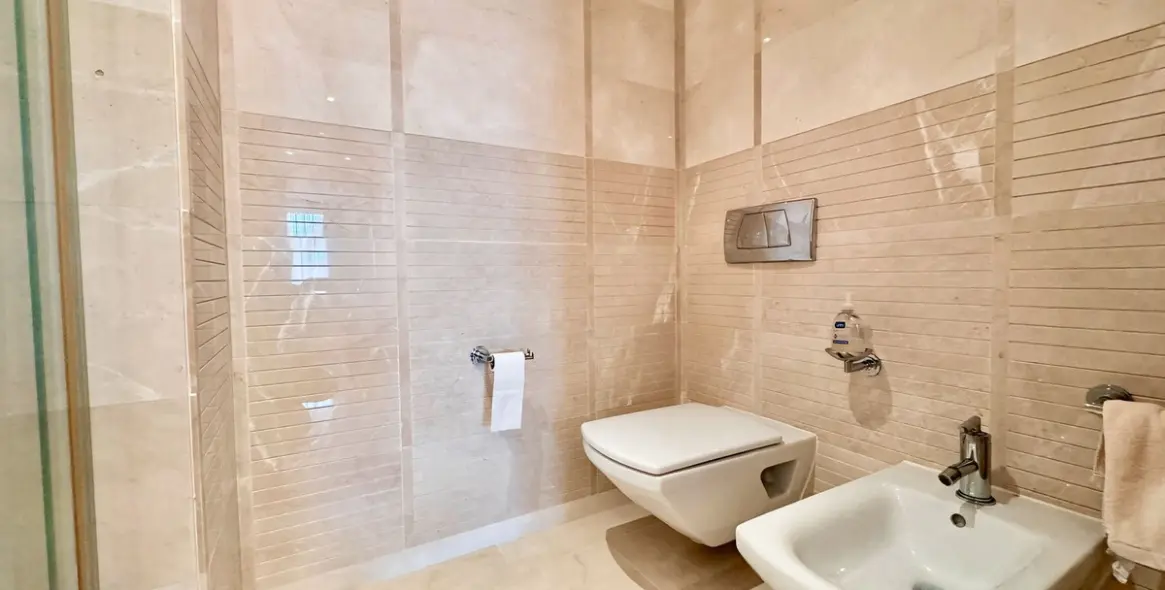 Long-term rent of middle floor apartment in Sierra Blanca 35