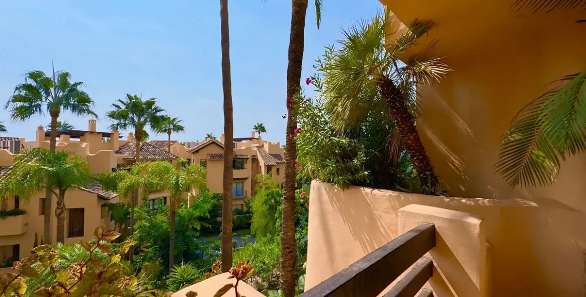 Long-term rent of middle floor apartment in Sierra Blanca 37