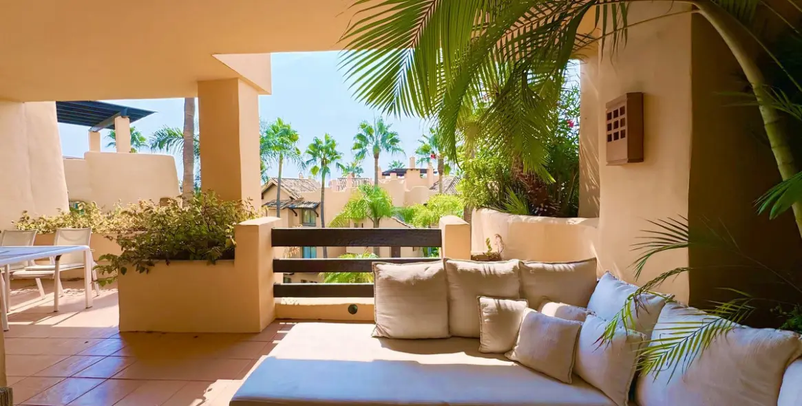 Long-term rent of middle floor apartment in Sierra Blanca 40