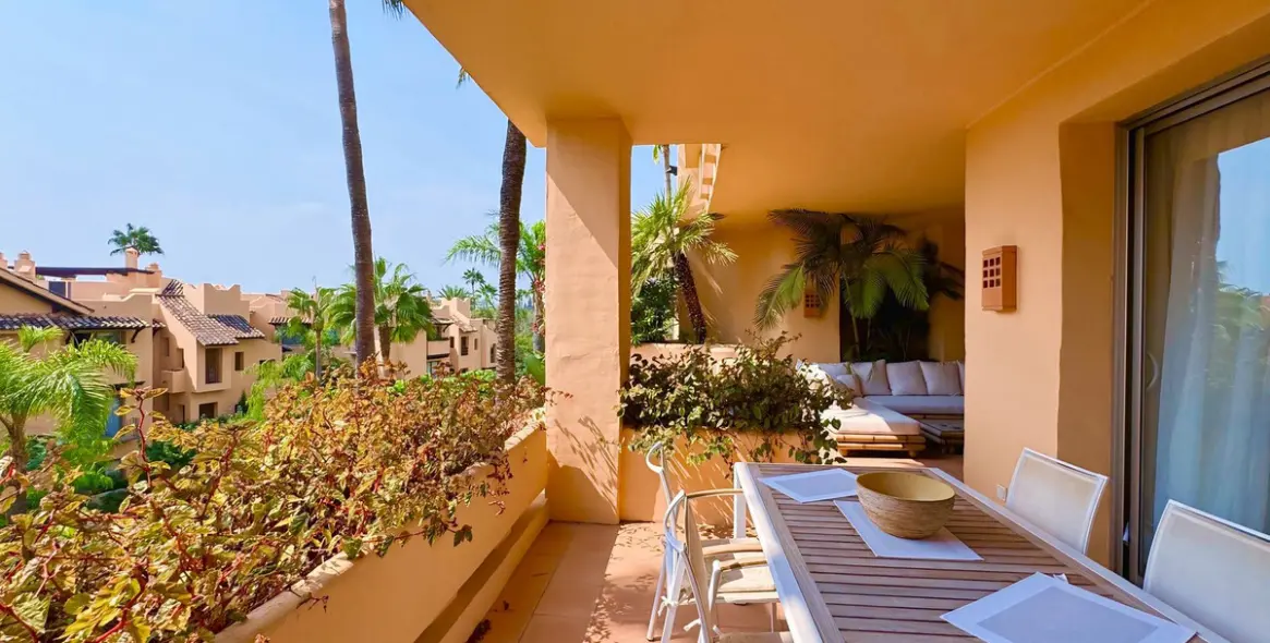 Long-term rent of middle floor apartment in Sierra Blanca 43