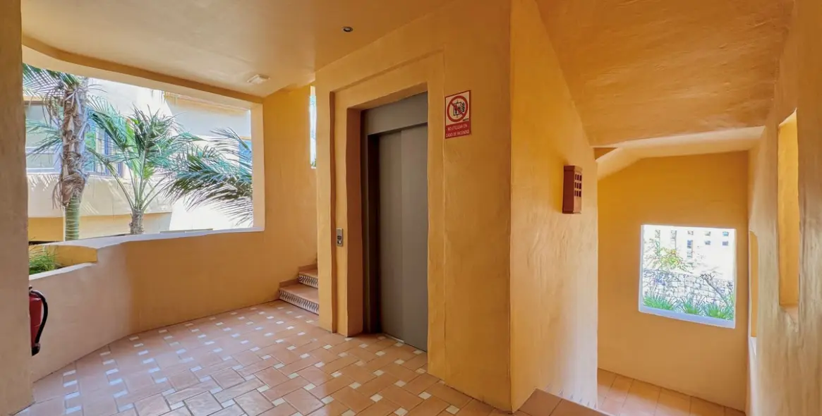 Long-term rent of middle floor apartment in Sierra Blanca 48