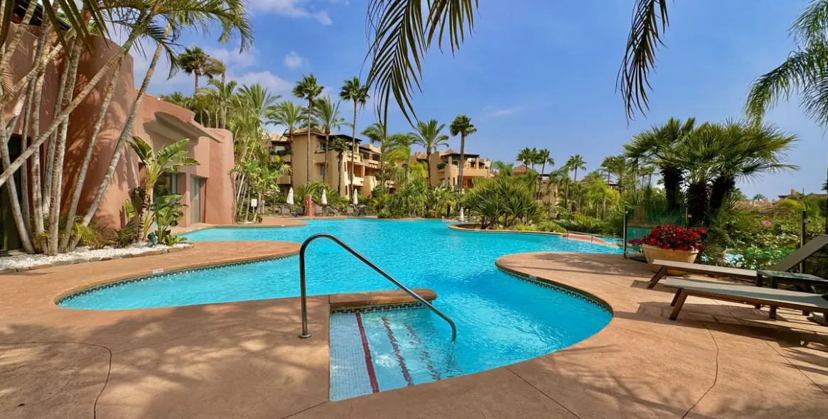 Long-term rent of middle floor apartment in Sierra Blanca 49