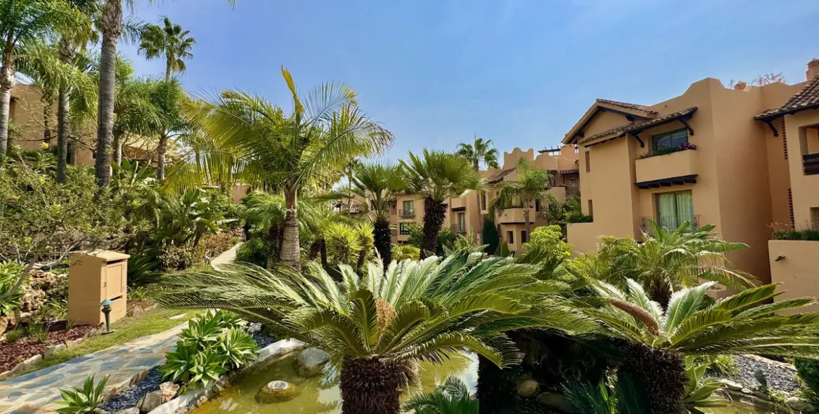 Long-term rent of middle floor apartment in Sierra Blanca 51