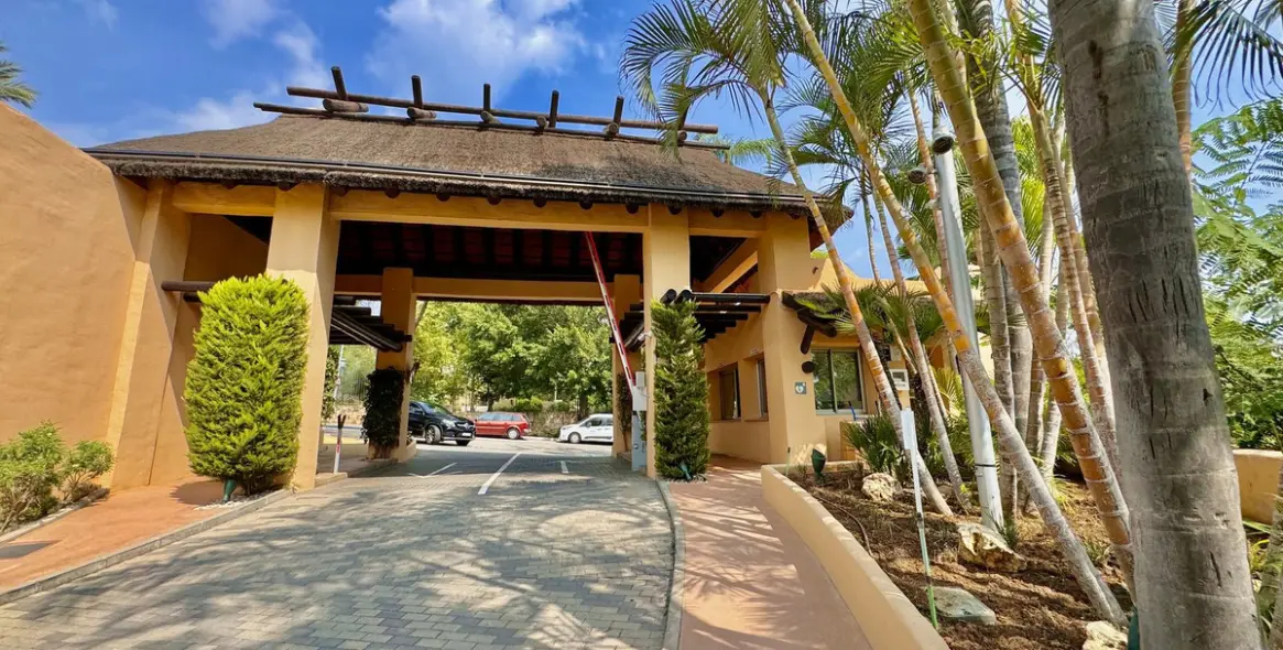 Long-term rent of middle floor apartment in Sierra Blanca 55