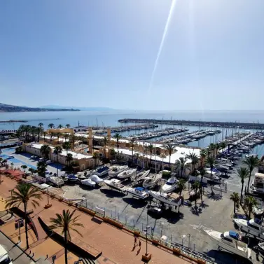 Продажа апартаментов на среднем этаже в Fuengirola