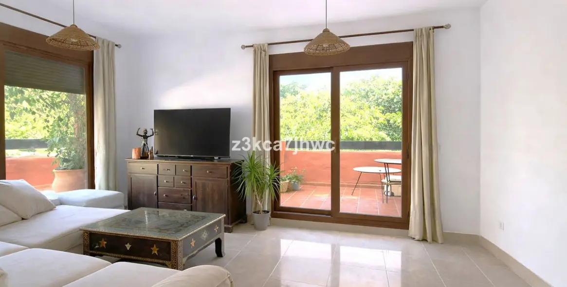 Продажа апартаментов на среднем этаже в Estepona 2