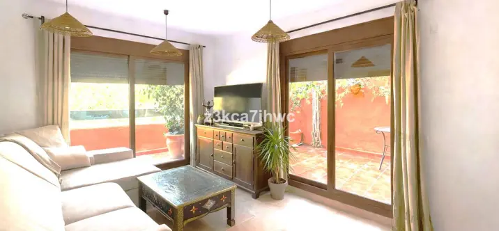 Продажа апартаментов на среднем этаже в Estepona 2