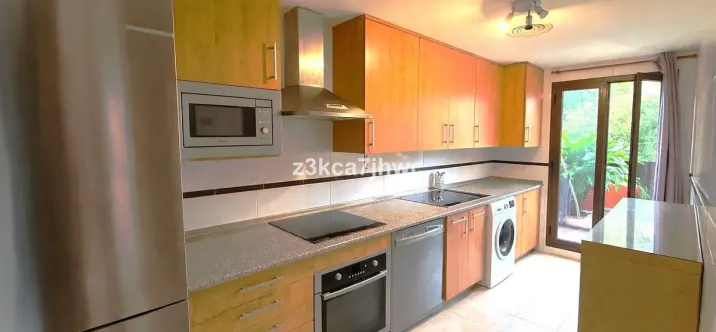 Продажа апартаментов на среднем этаже в Estepona 3