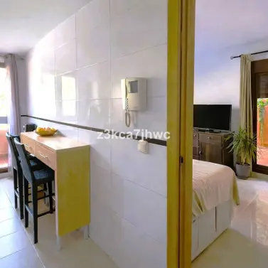 Продажа апартаментов на среднем этаже в Estepona
