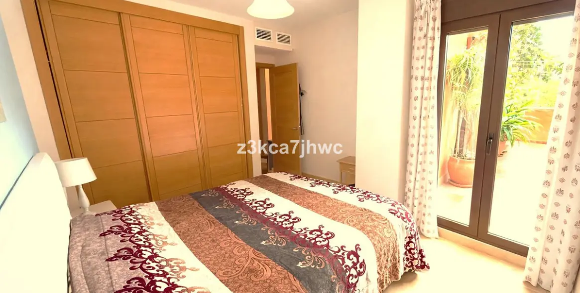 Продажа апартаментов на среднем этаже в Estepona 7