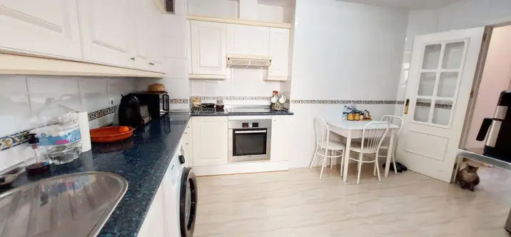 Продажа апартаментов на среднем этаже в Torremolinos 4