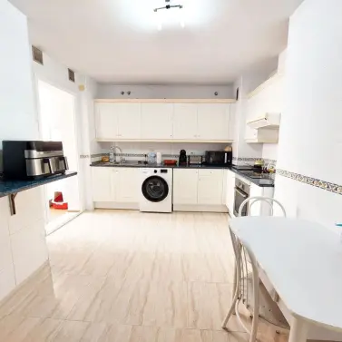 Продажа апартаментов на среднем этаже в Torremolinos