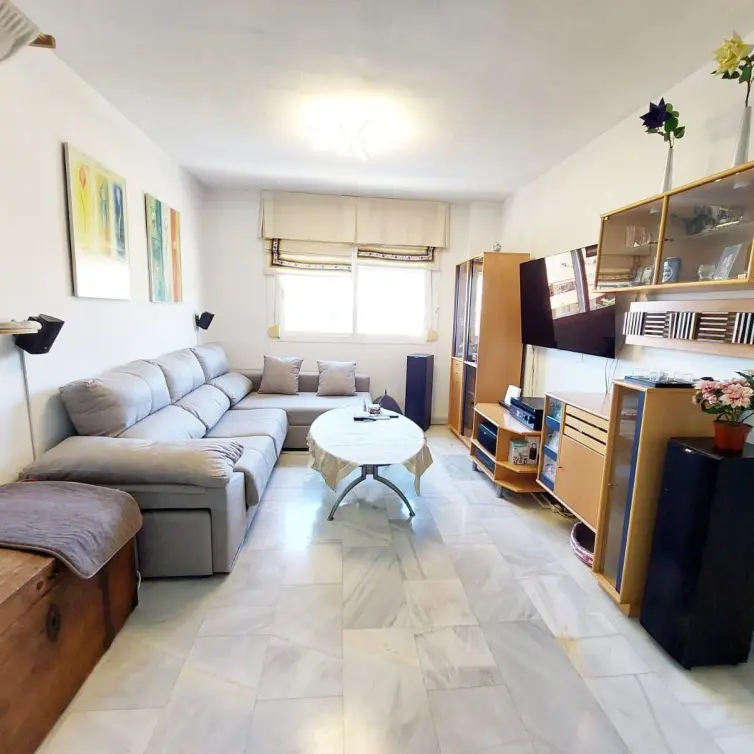 Sale of middle floor apartment in Torremolinos