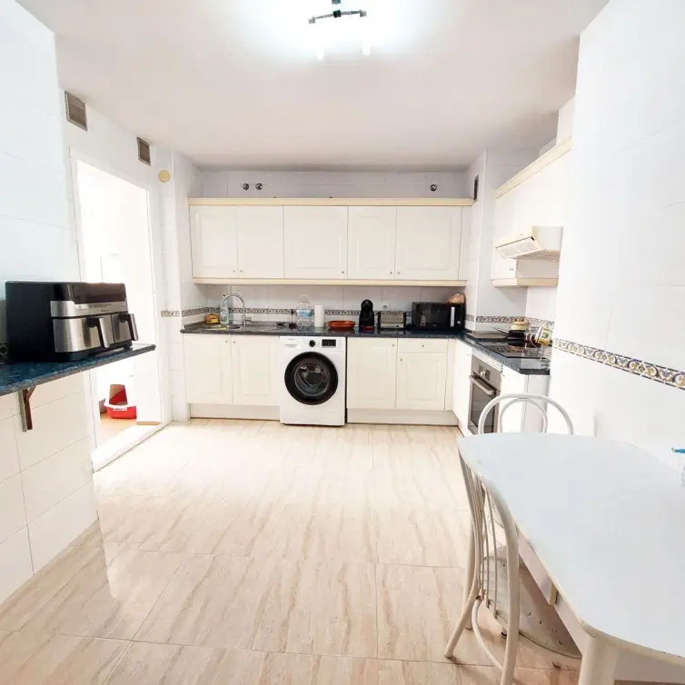 Sale of middle floor apartment in Torremolinos