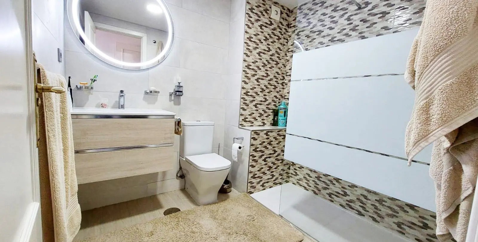 Sale of middle floor apartment in Torremolinos 16
