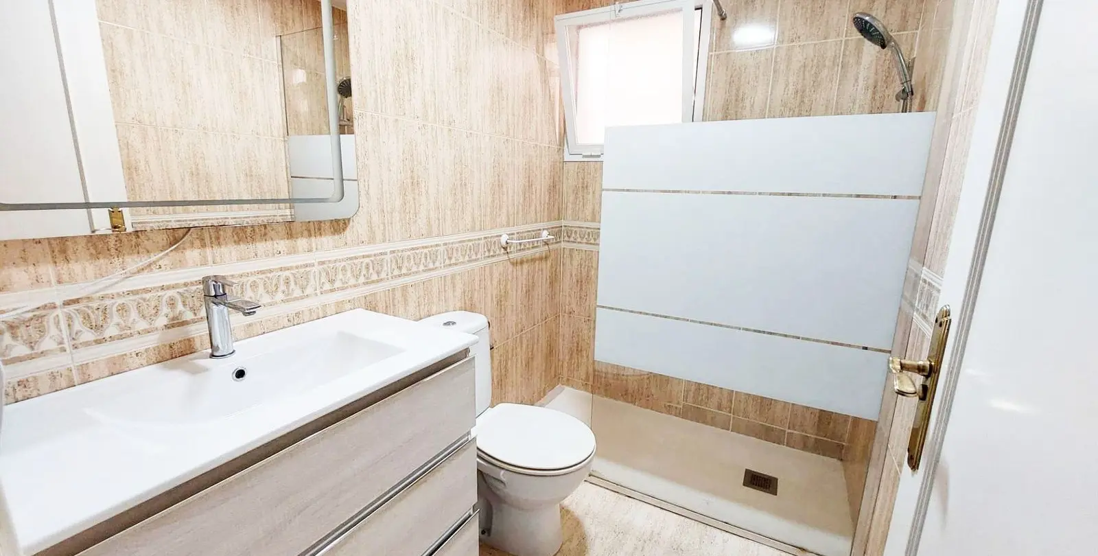 Sale of middle floor apartment in Torremolinos 22