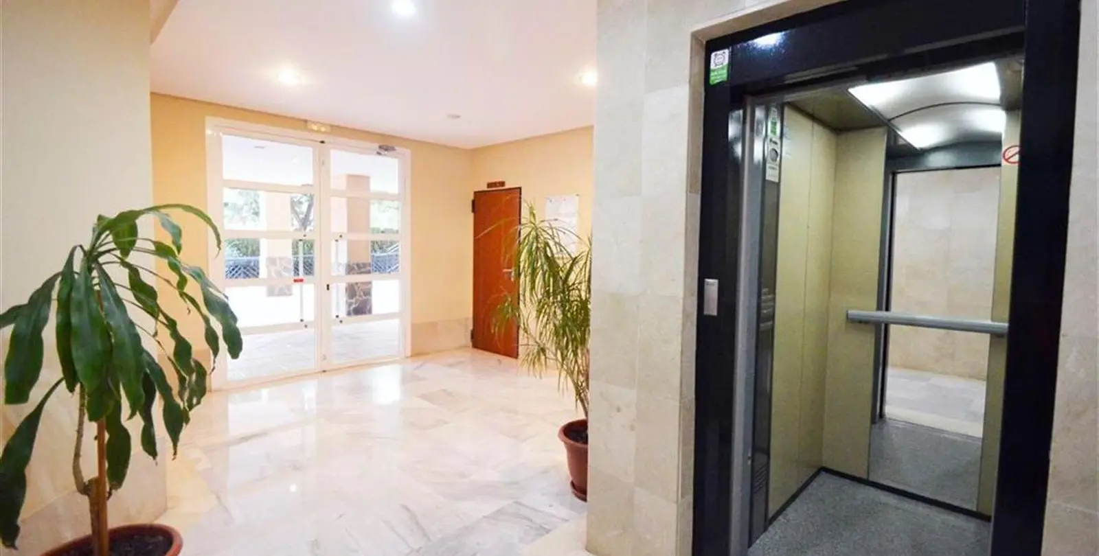 Sale of middle floor apartment in Torremolinos 24