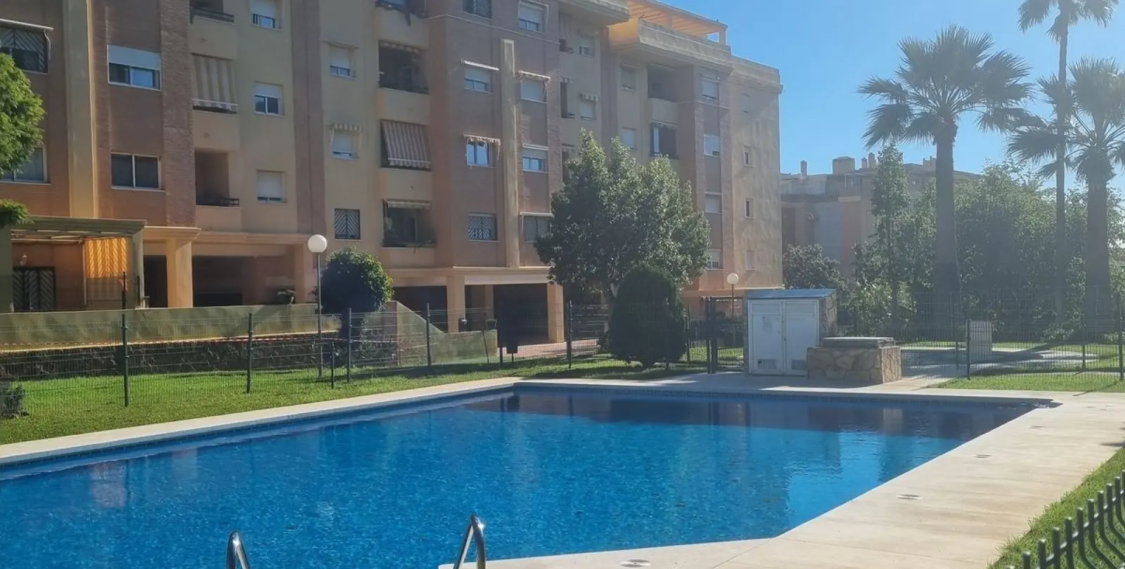 Sale of middle floor apartment in Torremolinos 26