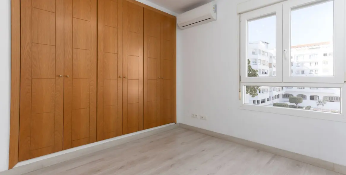 Продажа апартаментов на среднем этаже в La Campana 12