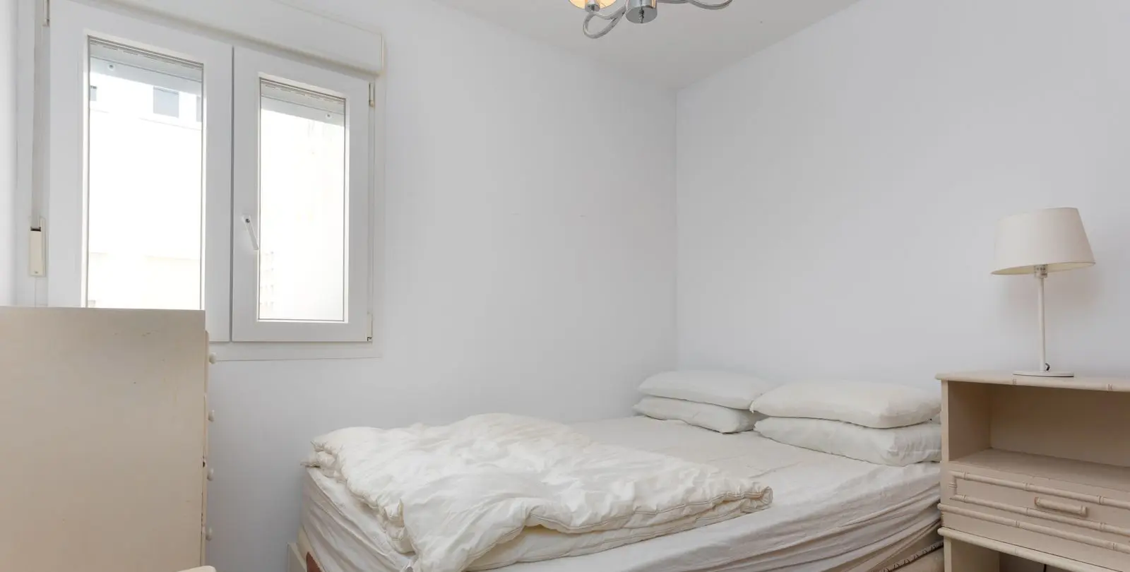 Venta de apartamento en planta media en La Campana 17
