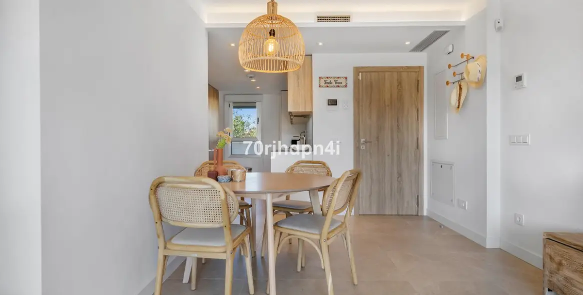 Sale of middle floor apartment in Mijas Costa 1